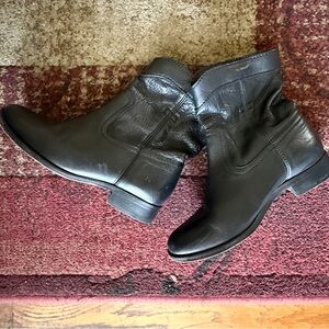 FRYE AND CO. Black Leather Mid-Calf Ankle Boots